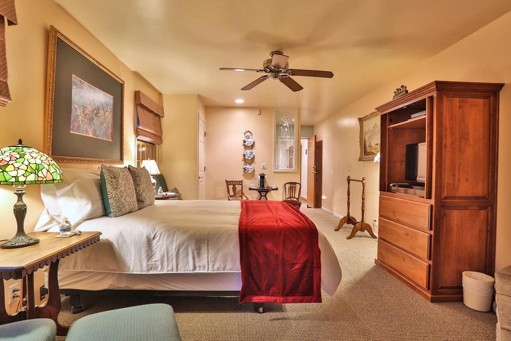 Alpenhorn Bed And Breakfast Big Bear Lake Bagian luar foto