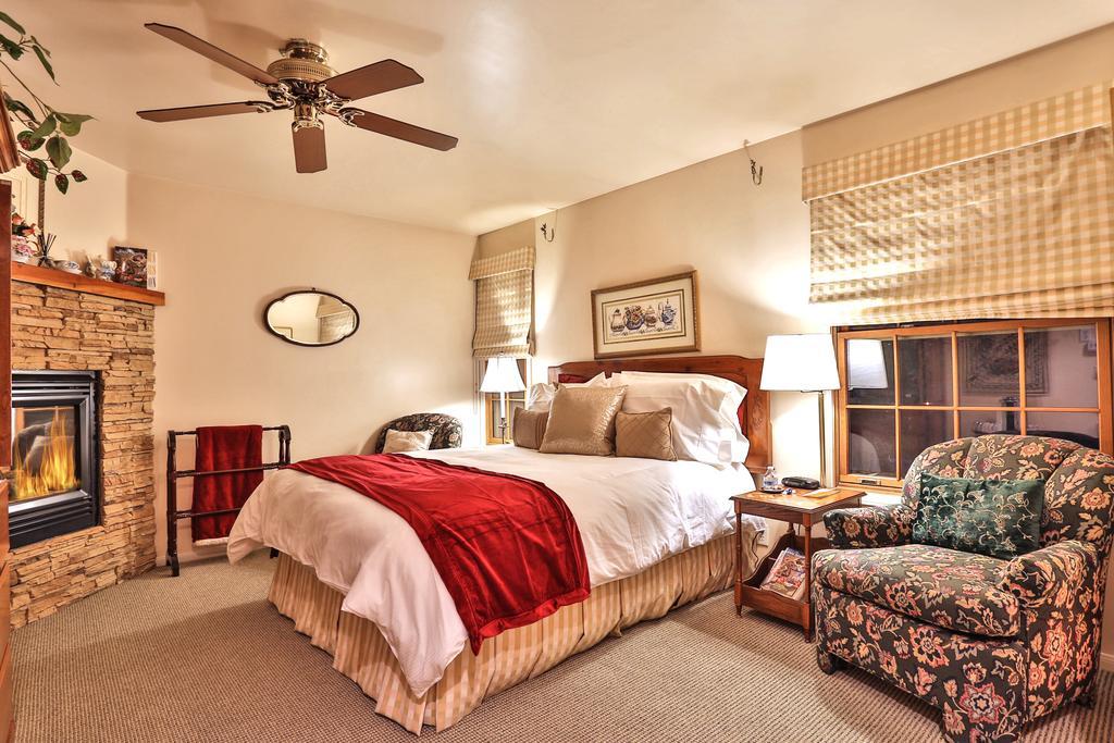 Alpenhorn Bed And Breakfast Big Bear Lake Bagian luar foto