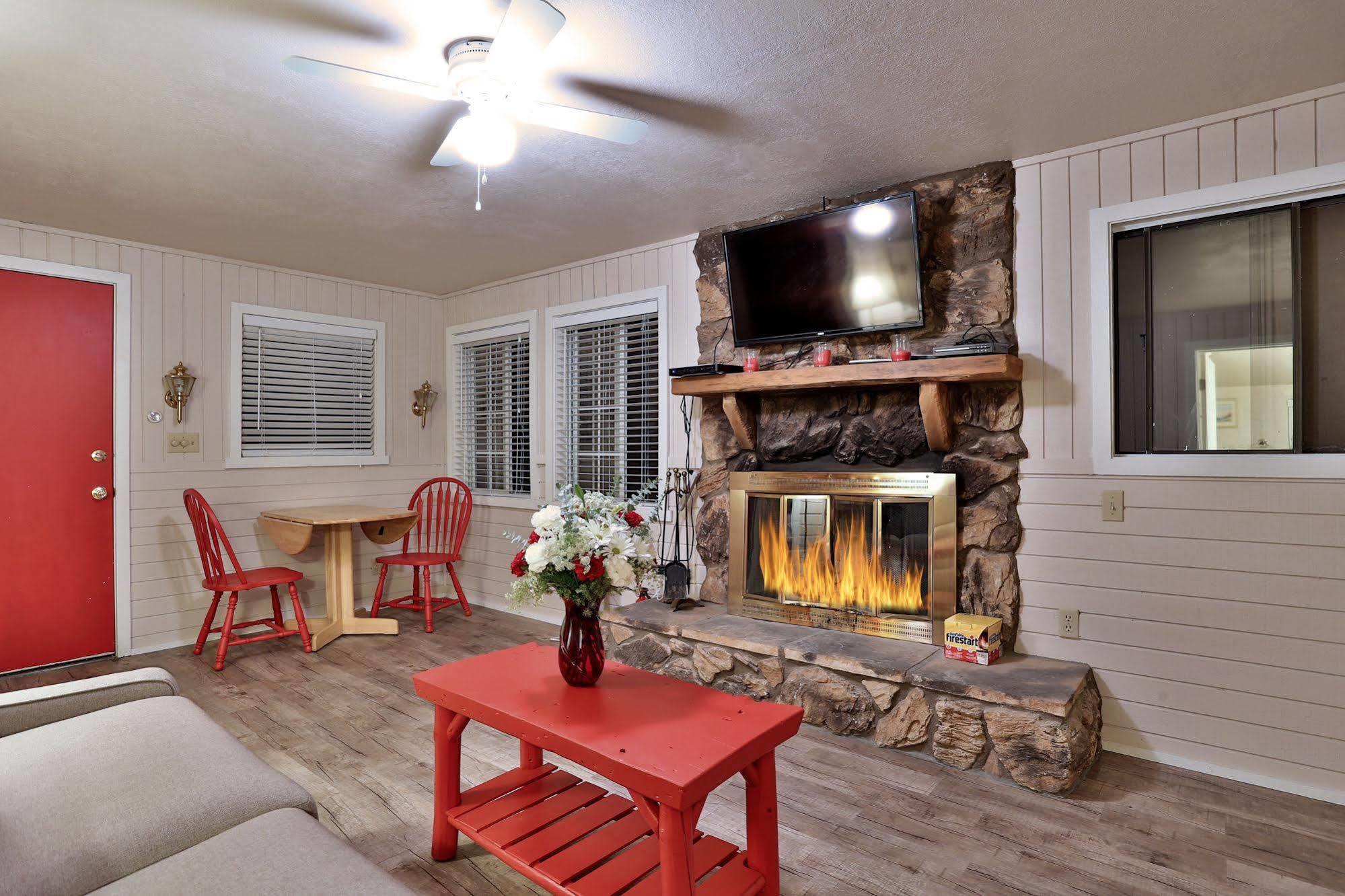 Alpenhorn Bed And Breakfast Big Bear Lake Bagian luar foto