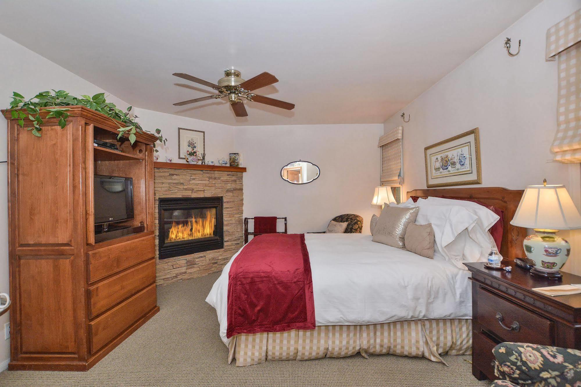 Alpenhorn Bed And Breakfast Big Bear Lake Bagian luar foto