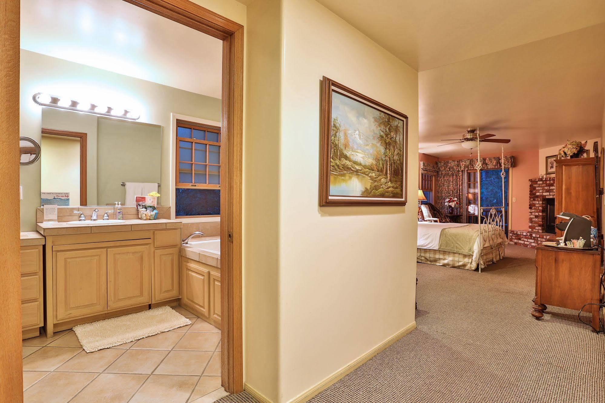 Alpenhorn Bed And Breakfast Big Bear Lake Bagian luar foto